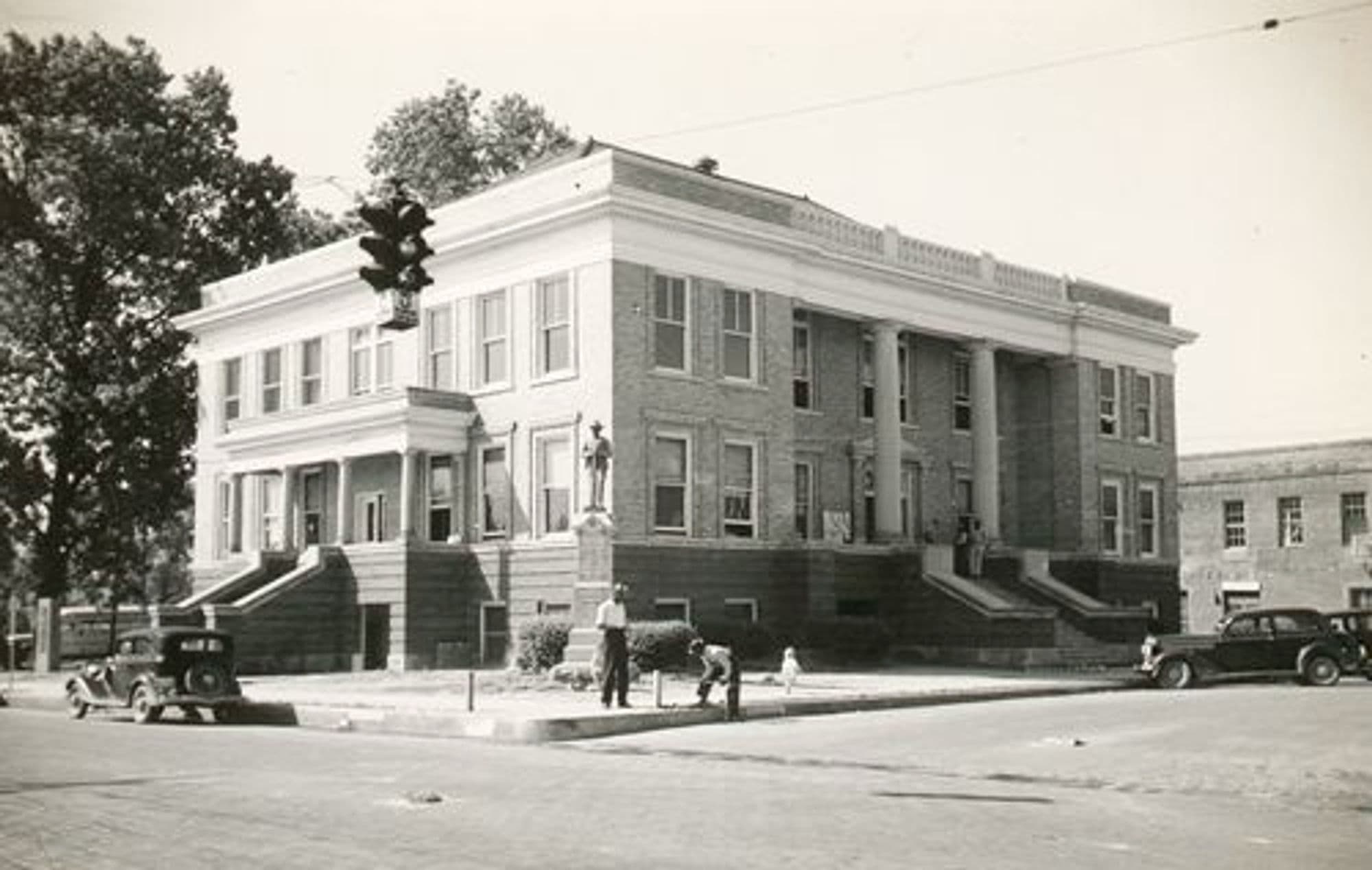 Historic streets and buildings in Jefferson, Texas